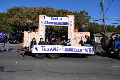 engineering-club-wins-best-in-showmanship-in-the-homecoming-parade_online