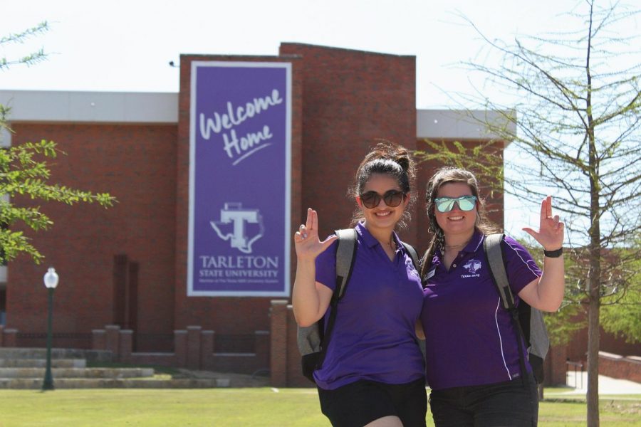 Jordan Duzich and JTAC contributor, Hannah Durnell showing their Texan pride before leading another Texan tour.