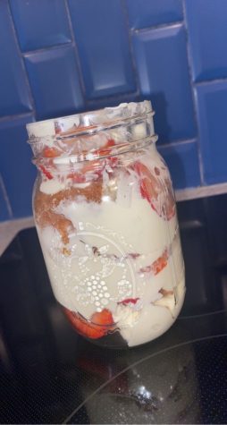 Recipe: Strawberry Shortcake Trifles